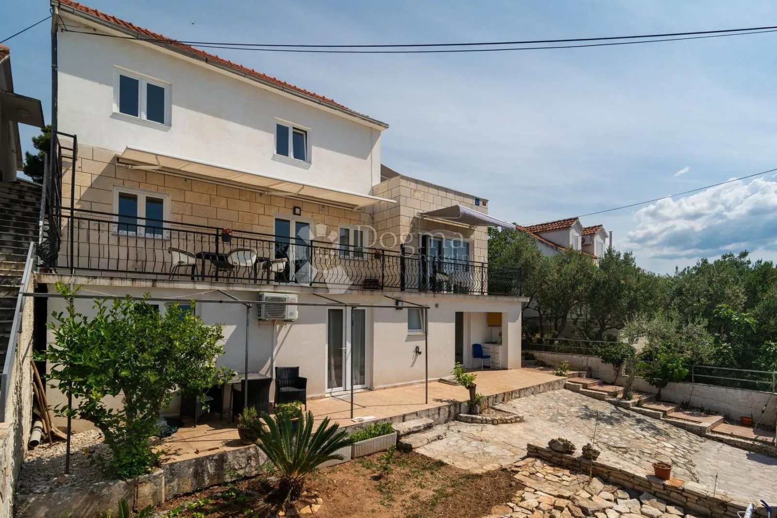 brač-milna-atraktvna vila s bazenom i spektakularnim pogledom na more - slika 39