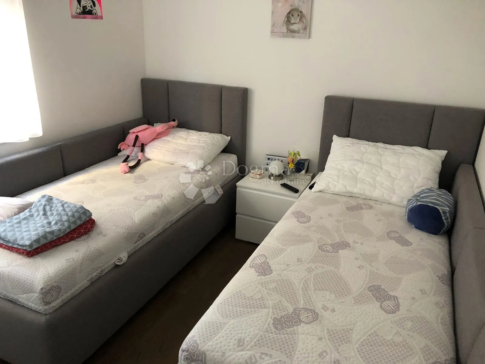 betina – luksuzni apartman s privatnim bazenom, 1. red do mora! - slika 12