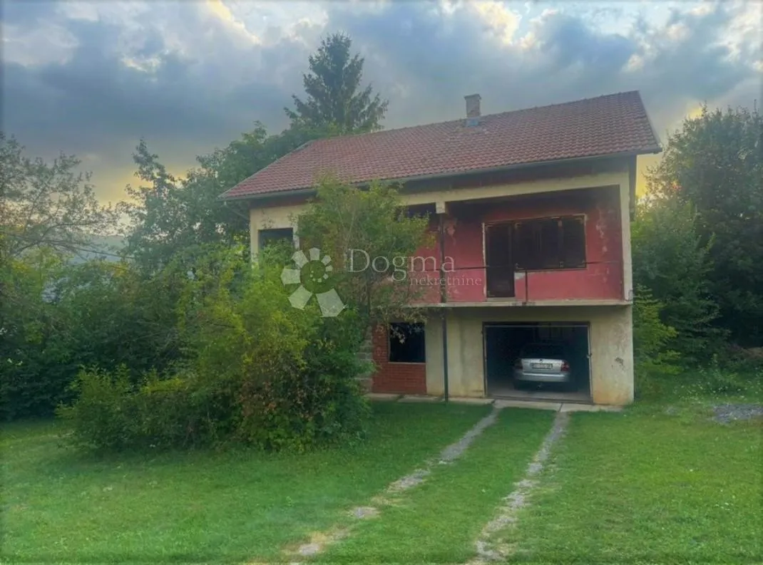 top prilika – kuća na odličnoj lokaciji u donjem lapcu, mir i dostupnost u jednom! - slika 2