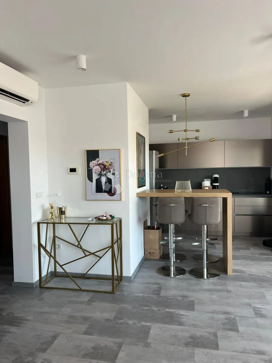 vodice - u potpunosti namješten stan s velikim vrtom - slika 7