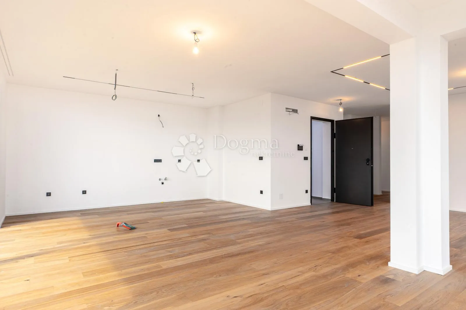 5★ lovran – 335 m² ukupno! stan 124 m² + natkrivena terasa 49 m² + vrt i parking 162 m² – 3 sobe, db, 3 kupaone, wc, spremište - slika 4