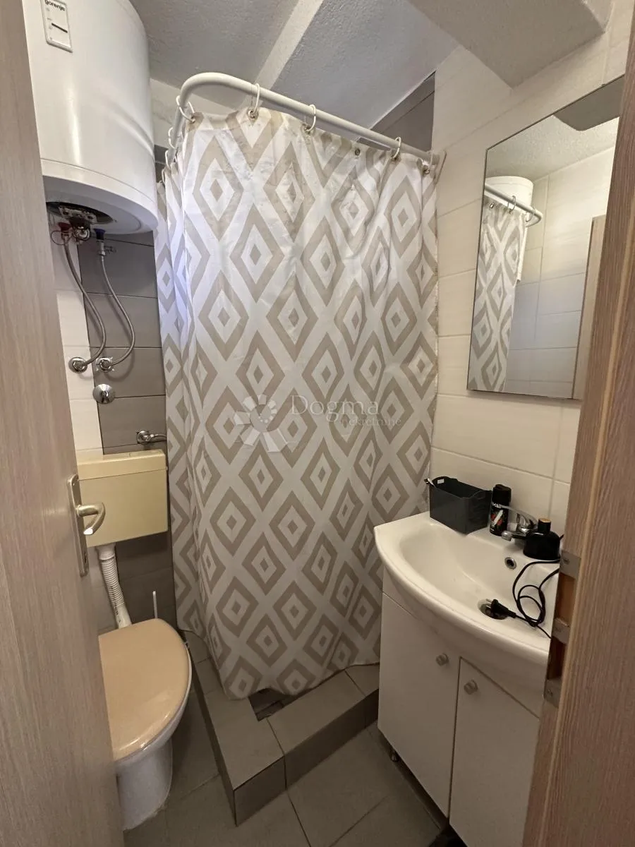 prodaje se dvojna kuća u sabunikama sa 3 apartmana - slika 14