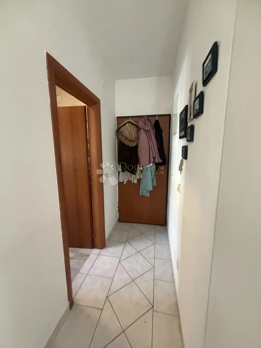 stan sa terasom i vrtom na korištenje - slika 5
