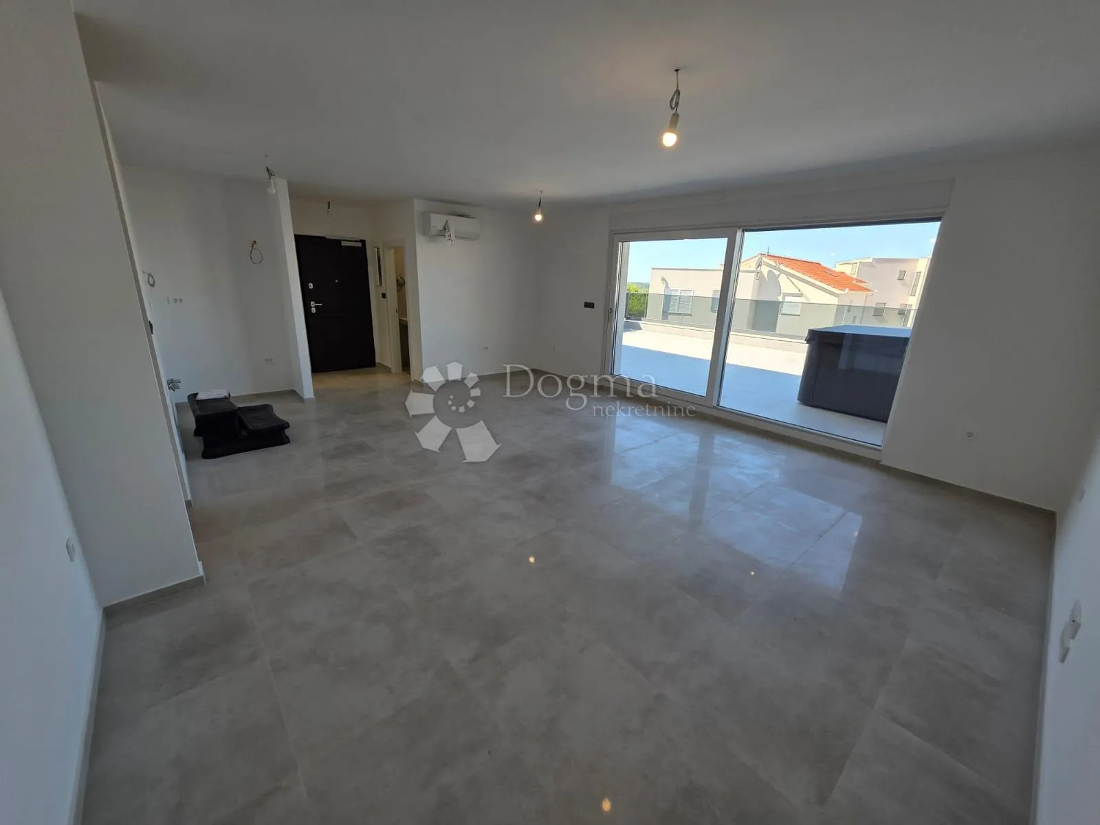 primošten- ekskluzivni penthouse s predivnim pogledom - slika 18