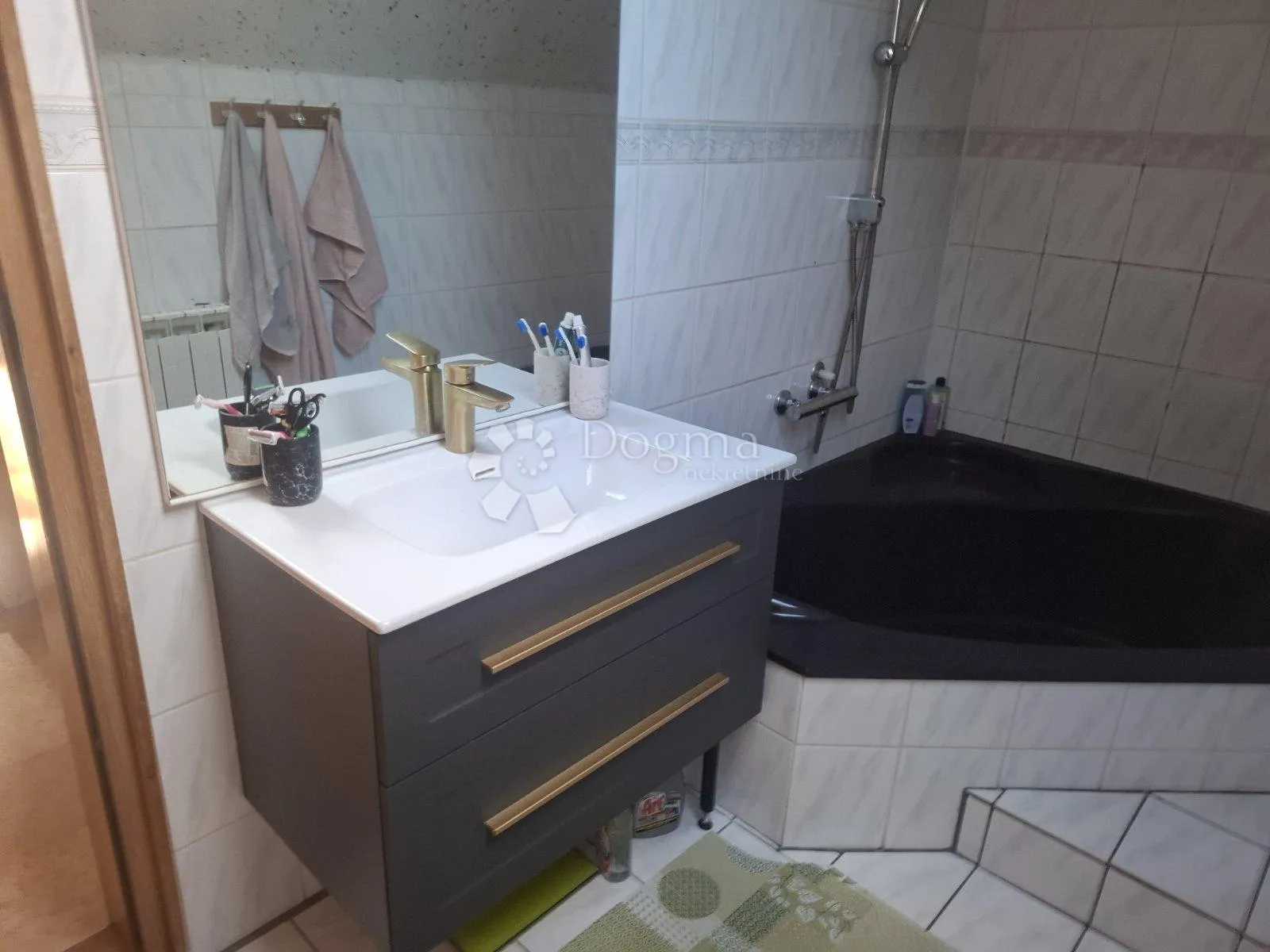 kuća za odmor s uređenom okućnicom - slika 17