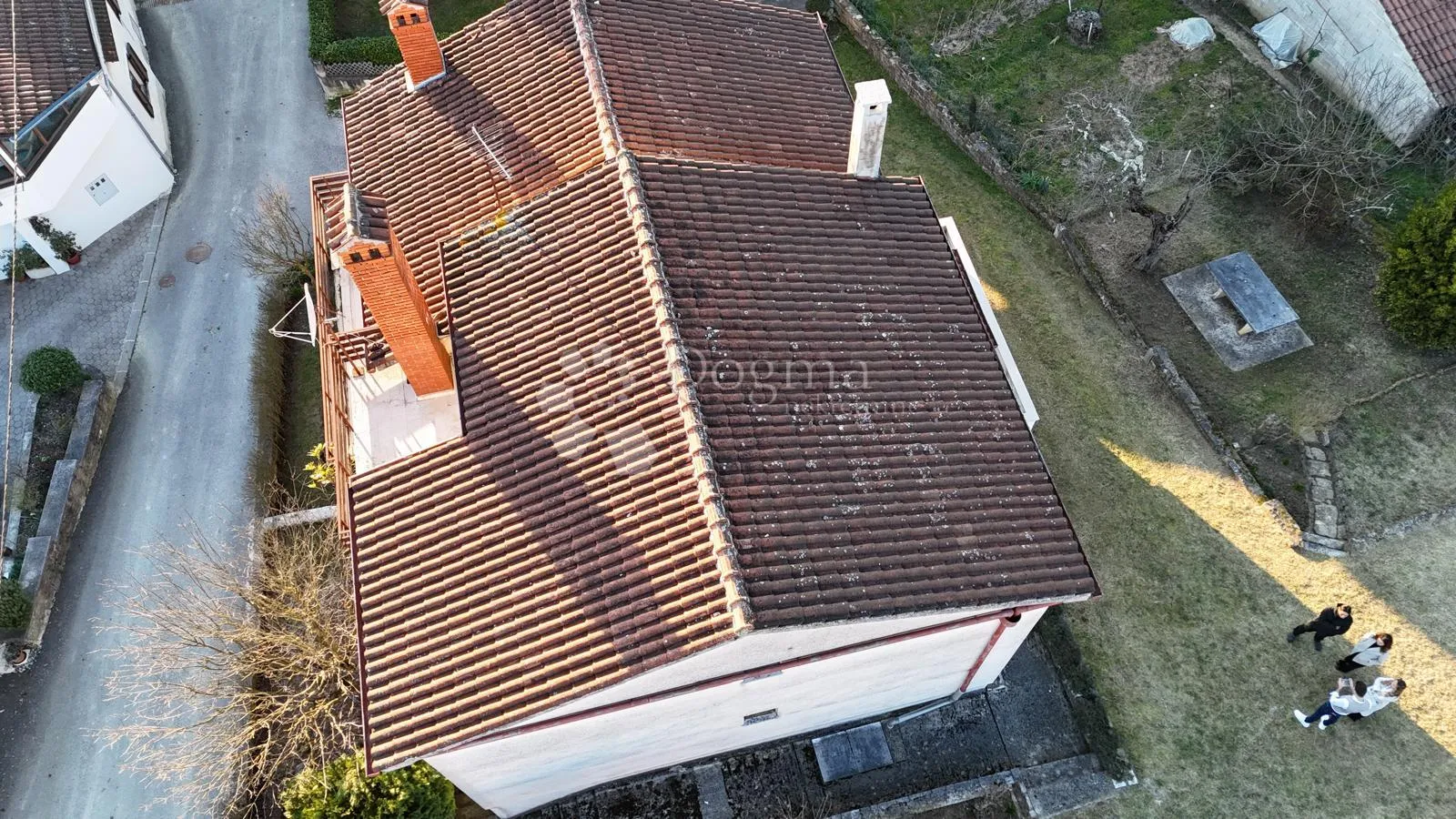 kuća s potencijalom - zarečki krov - slika 8