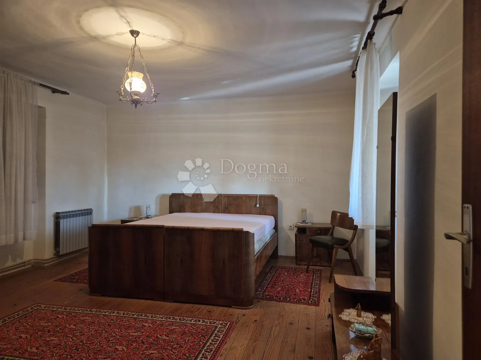 prostrana kuća s ljetnom kuhinjom na odličnoj lokaciji - slika 7