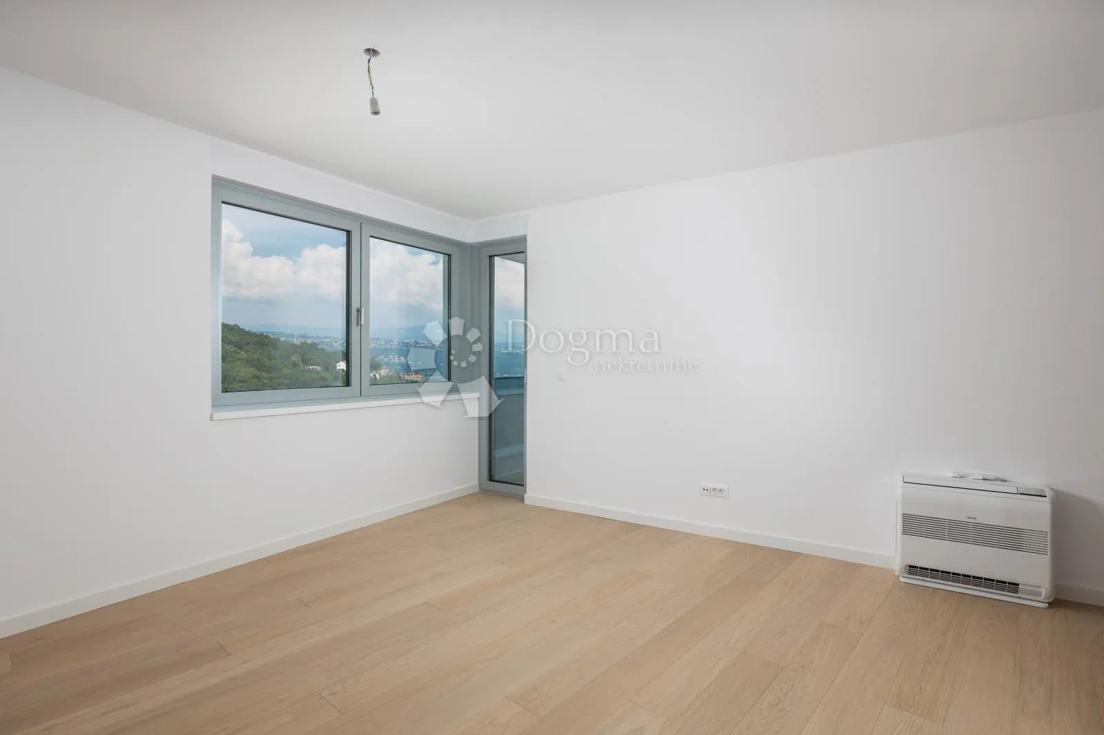 penthouse s bazenom, panoramski pogled - slika 10