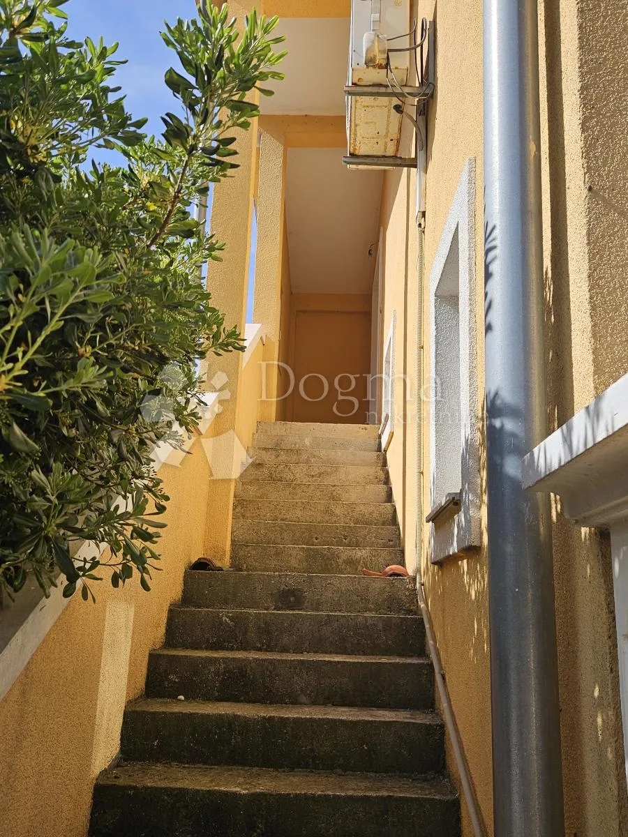 apartmanska kuća u pakoštanima - slika 31