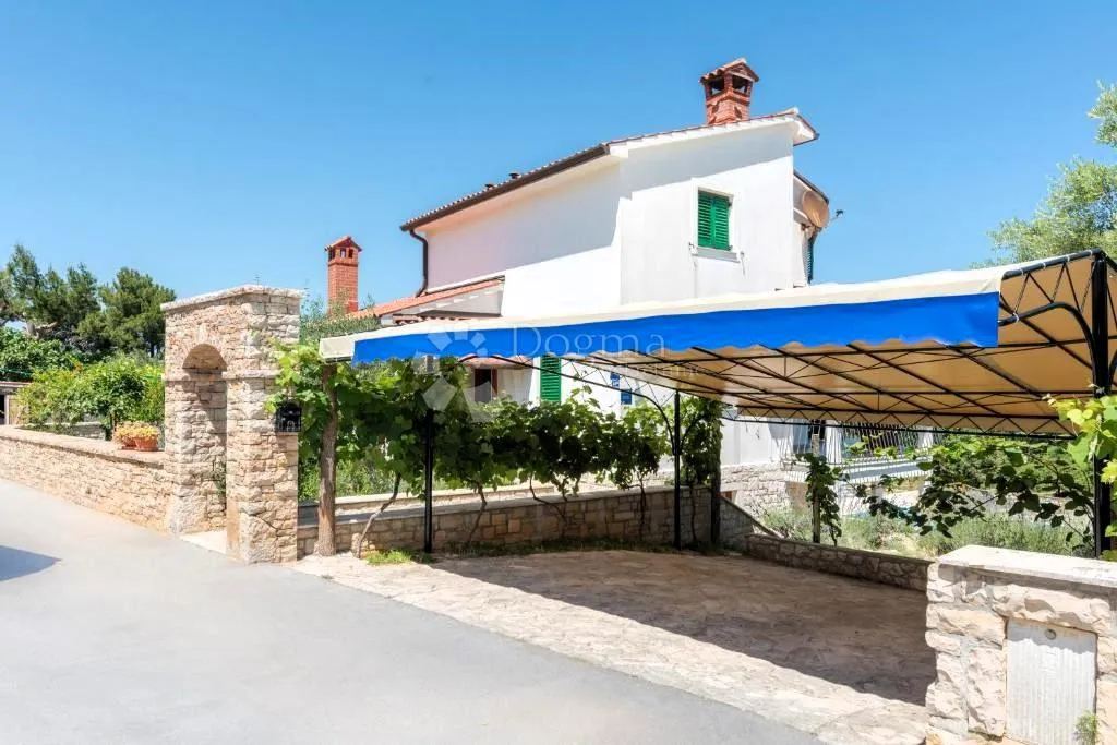 kuća s bazenom i neometanim pogledom na more i otoke! - slika 2