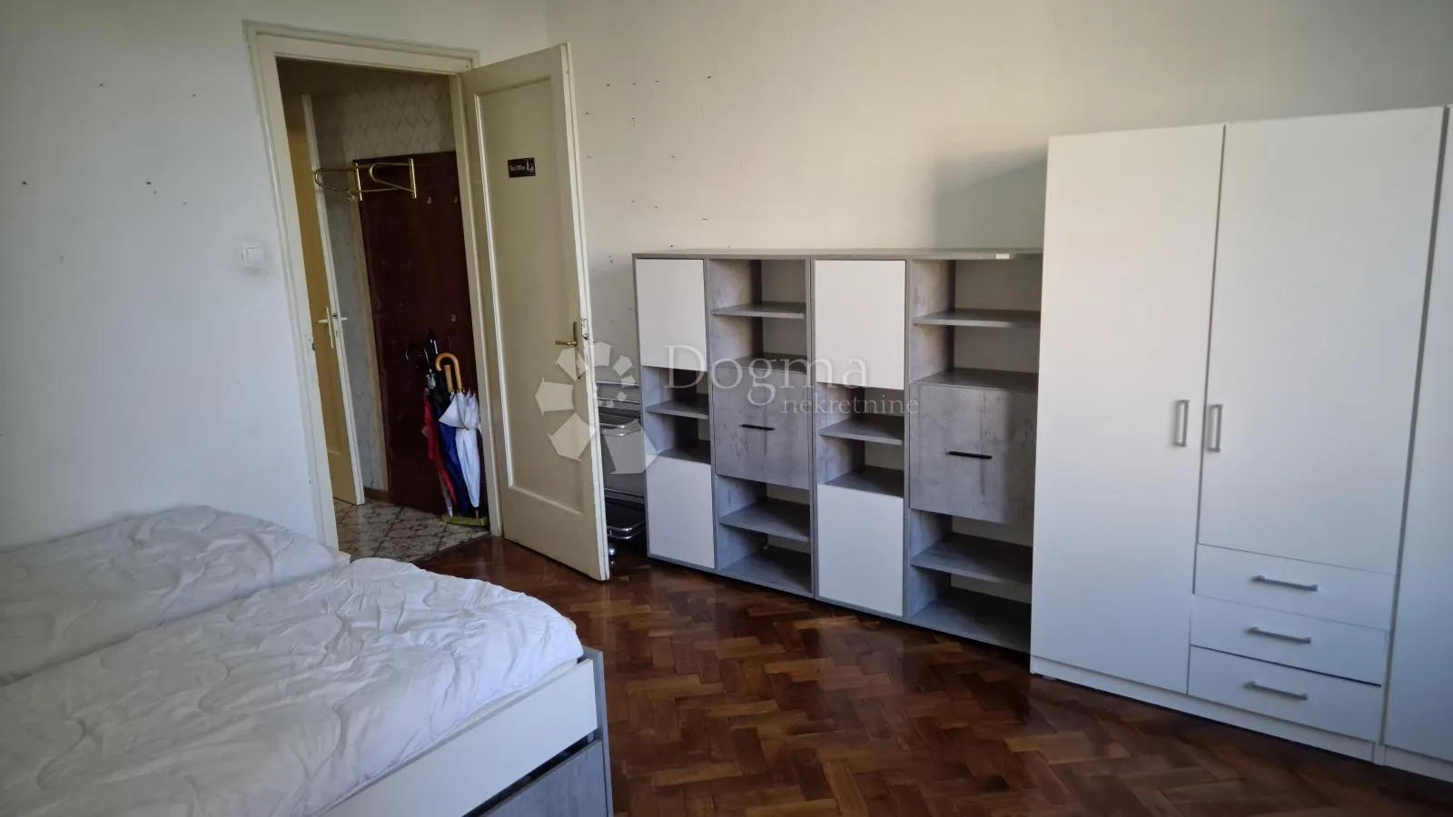 bulevard - stan na lijepoj poziciji - slika 6