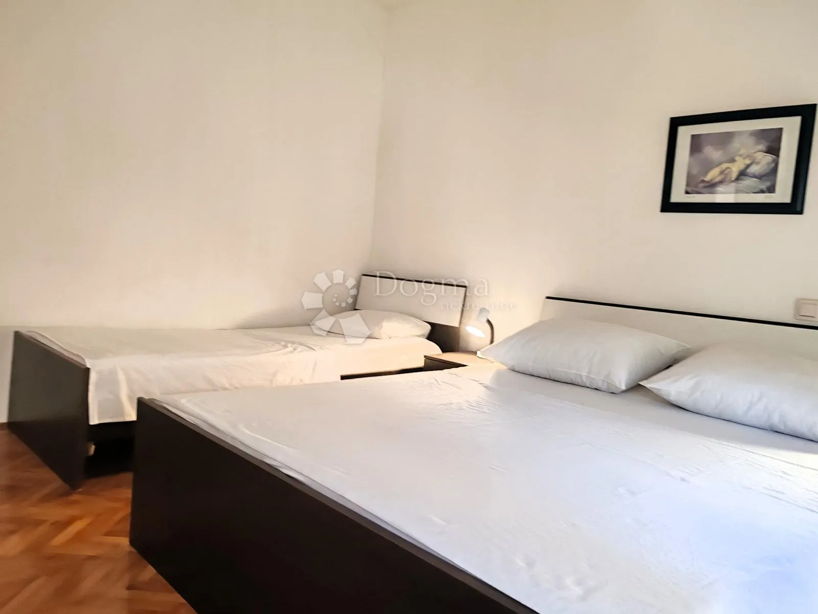 kamena kuća s 3 apartmana, 100m od mora - slika 1