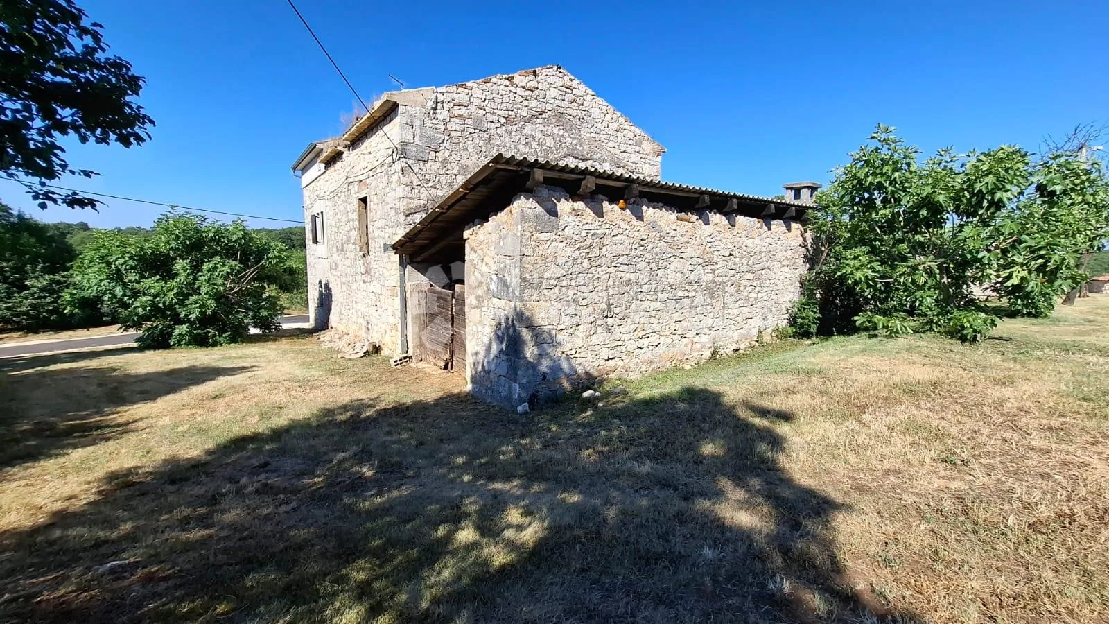 kamena kuća u okolici poreča – blizu mora - slika 20