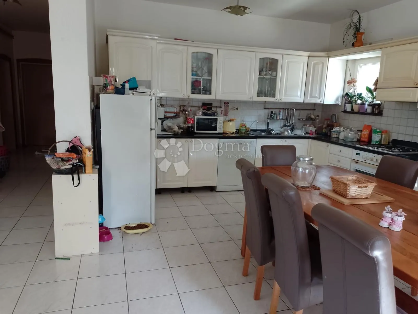 apartmanska kuća - slika 4