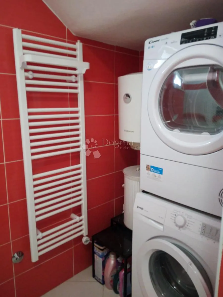 luksuzna vila s bazenom u središtu vrsi – blizina mora, privatnost i elegancija - slika 9