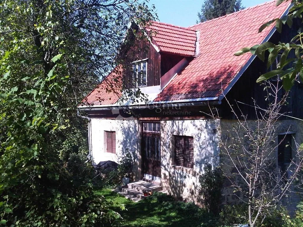 veliko imanje s kućom u srcu gorskog kotara - 33 759 m2 - slika 1