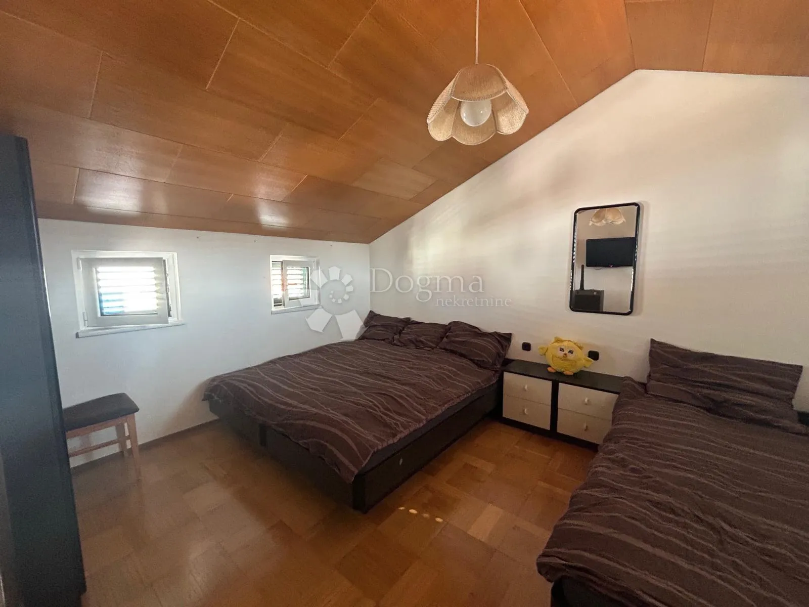 dvoetažni apartman sa garažom - slika 11