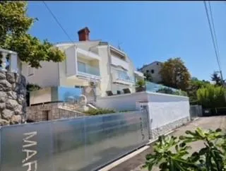 atraktivan stan u villi sa predivnim panoramskim pogledom na more - slika 3