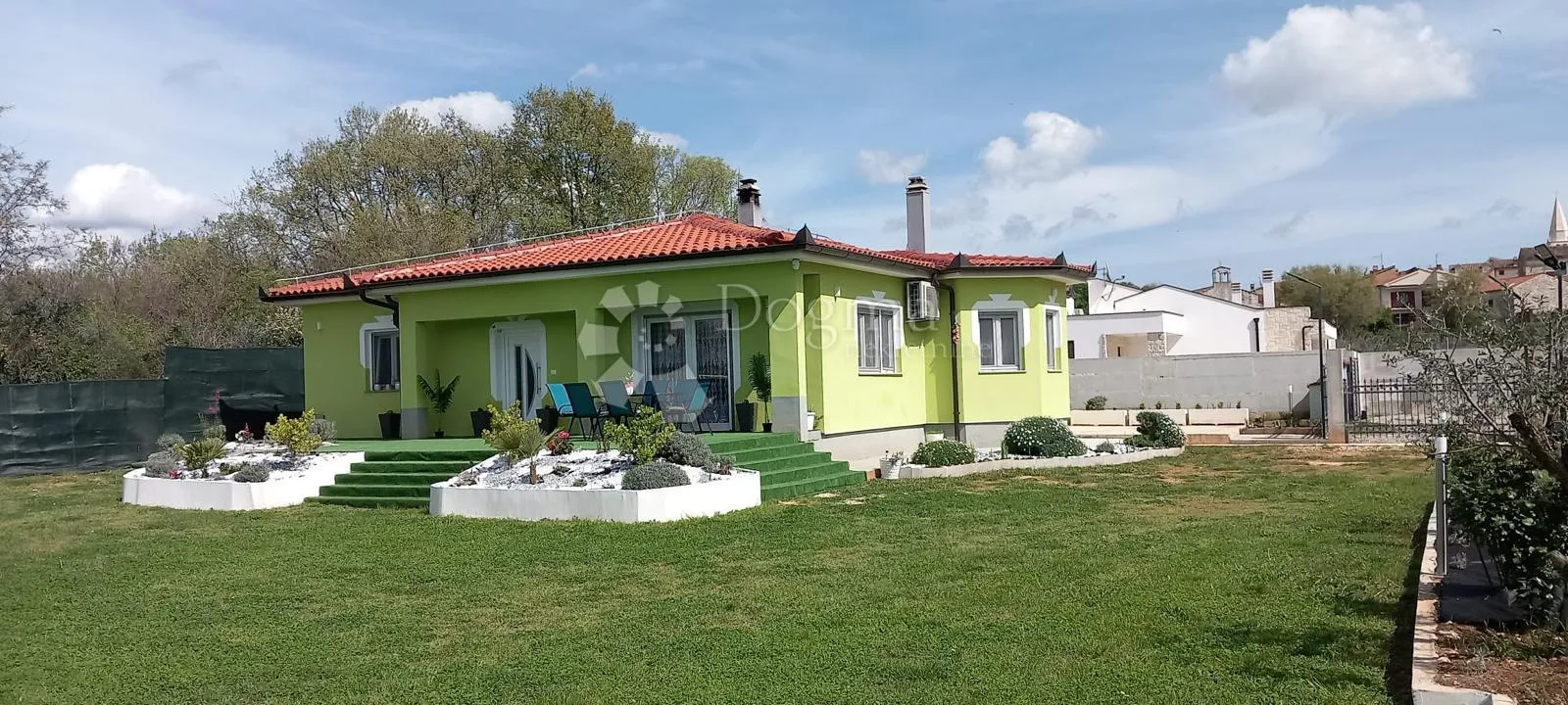 moderna prizemnica u zelenilu - galižana - slika 29
