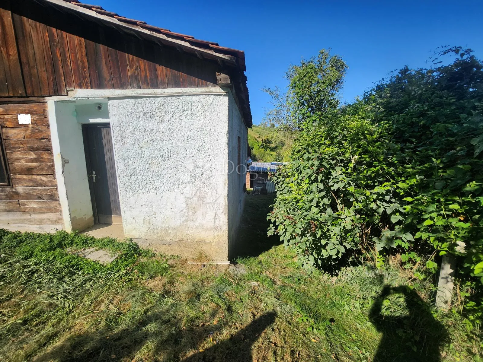drvena hrastova kuća 120m² za renovaciju sa dvorištem - slika 6