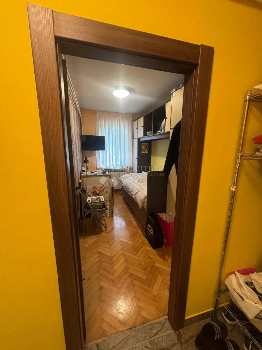 stan s velikom terasom i pogledom na more, u prizemlju - slika 11
