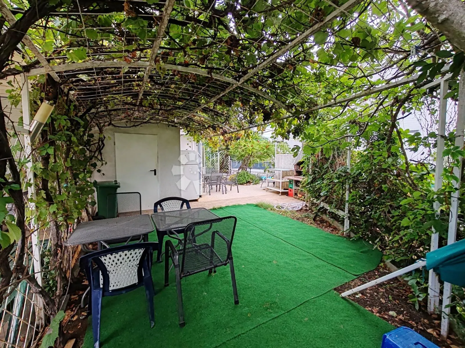 vodice-srima apartman 2.red od mora, privatni vrt+pm - slika 4