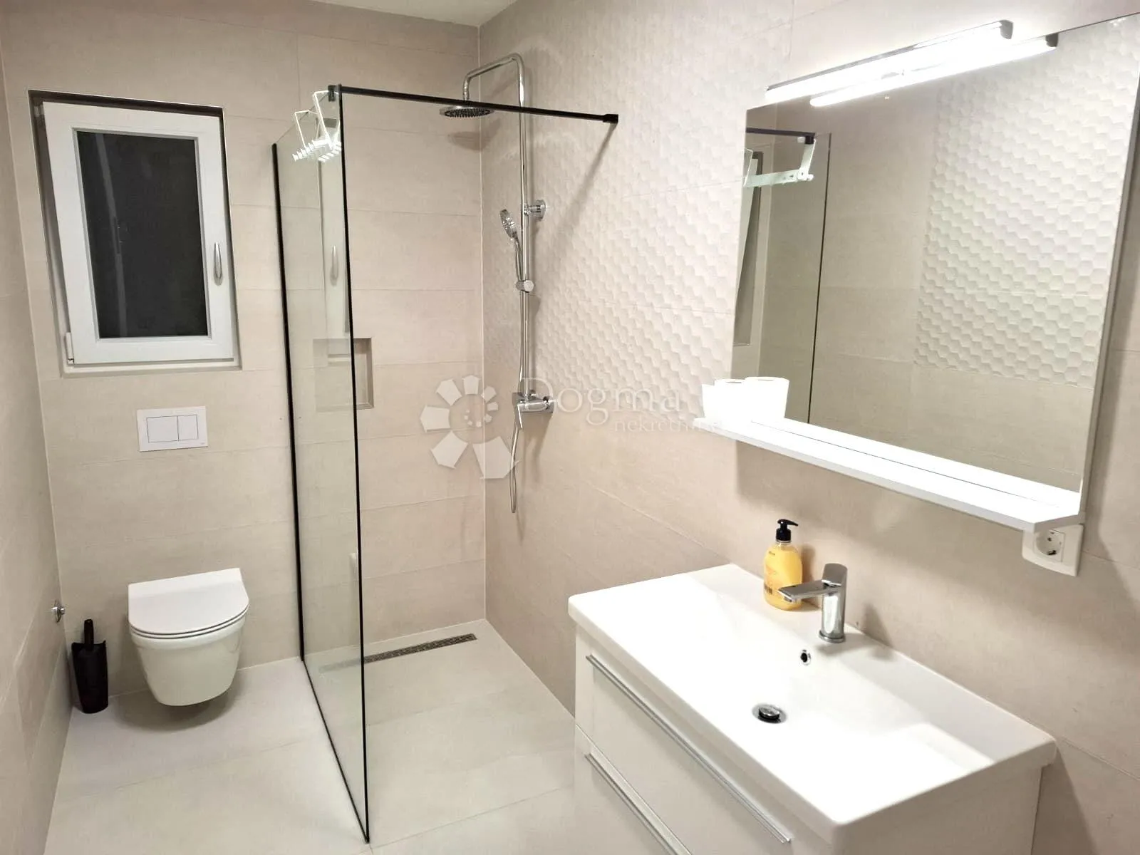 sofisticirana kuća - novogradnja s tri kategorizirana apartmana - slika 5