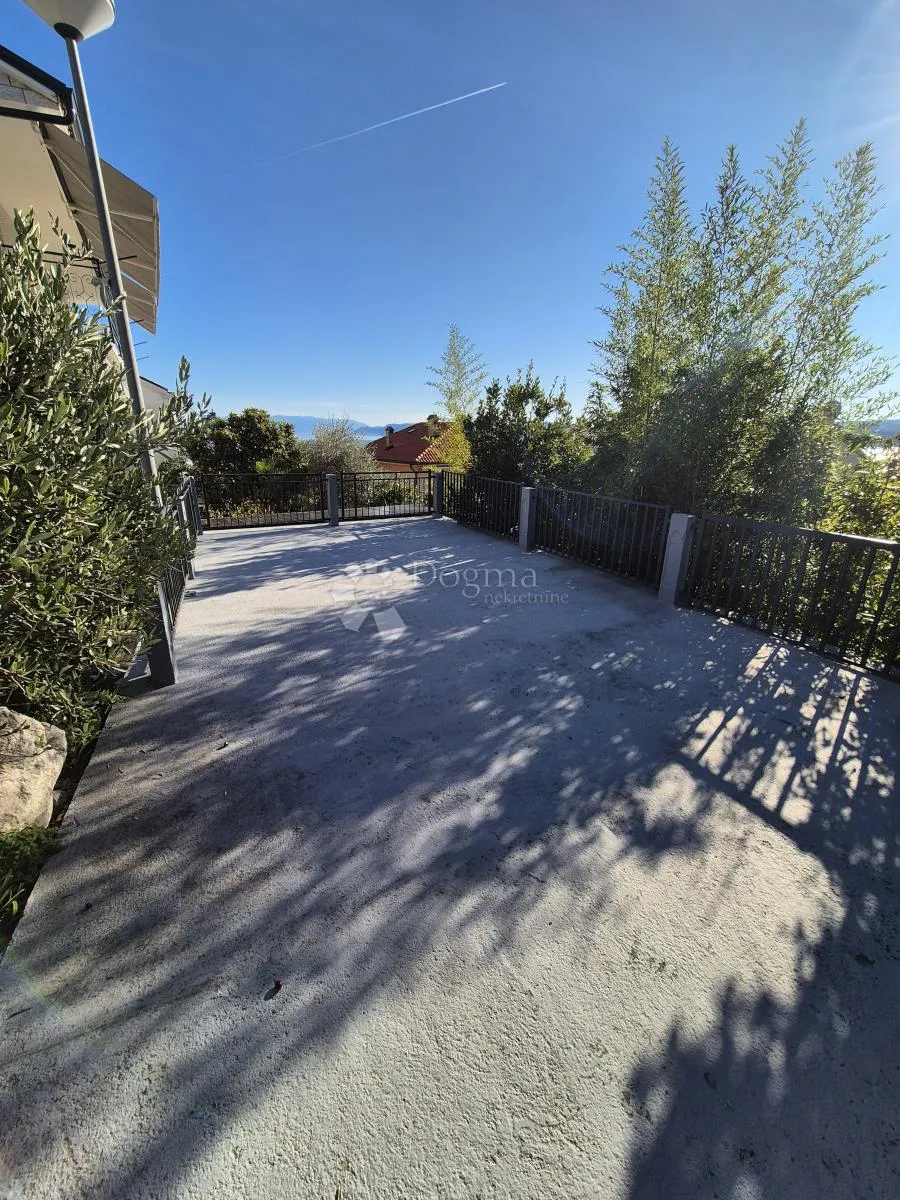 višestanbena kuća s 11 apartmana - slika 8