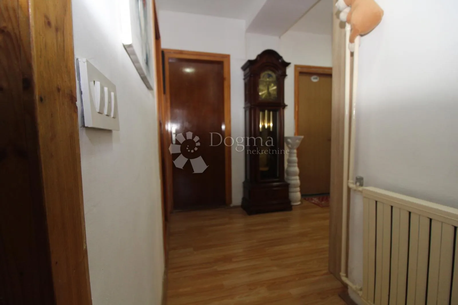 belveder stan sa 150m2 okućnice - slika 15