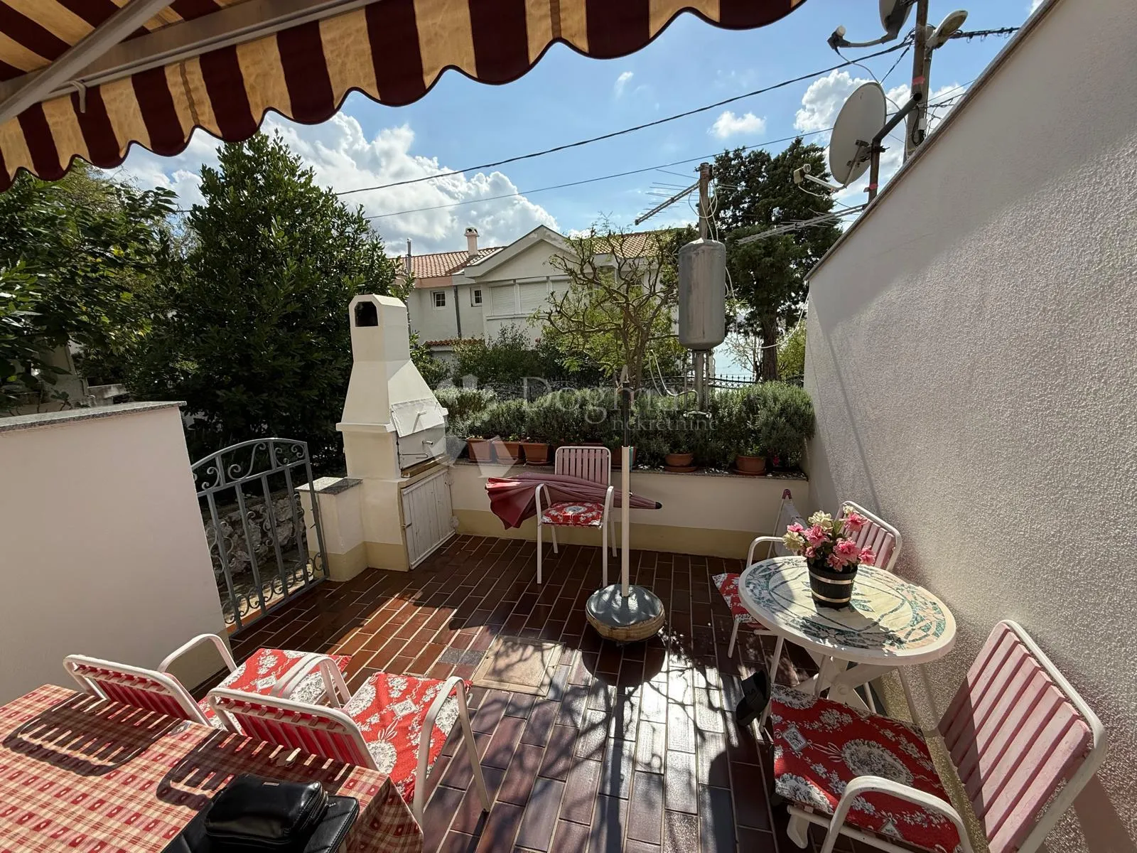 apartman s pogledom 50 m od mora - slika 10