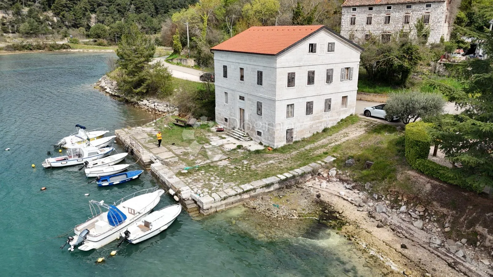 povijesni ljetnikovac s privatnim molom - slika 8