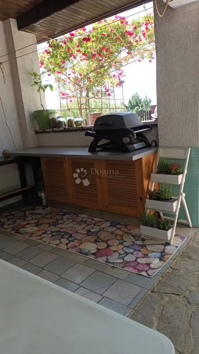 kuća za odmor s uređenom okućnicom - slika 22