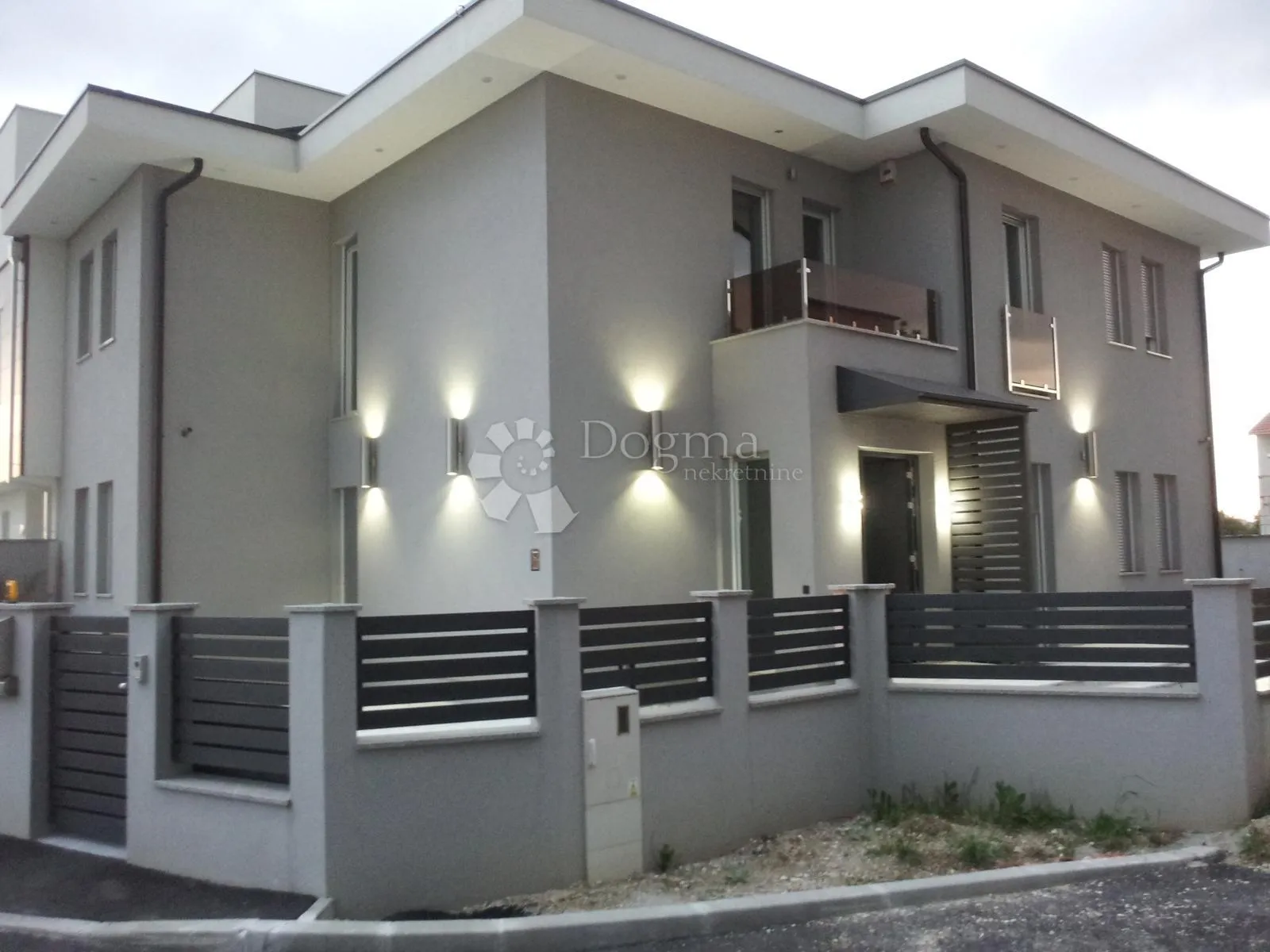 luksuzna kuća za najam – blato, zagreb - slika 1