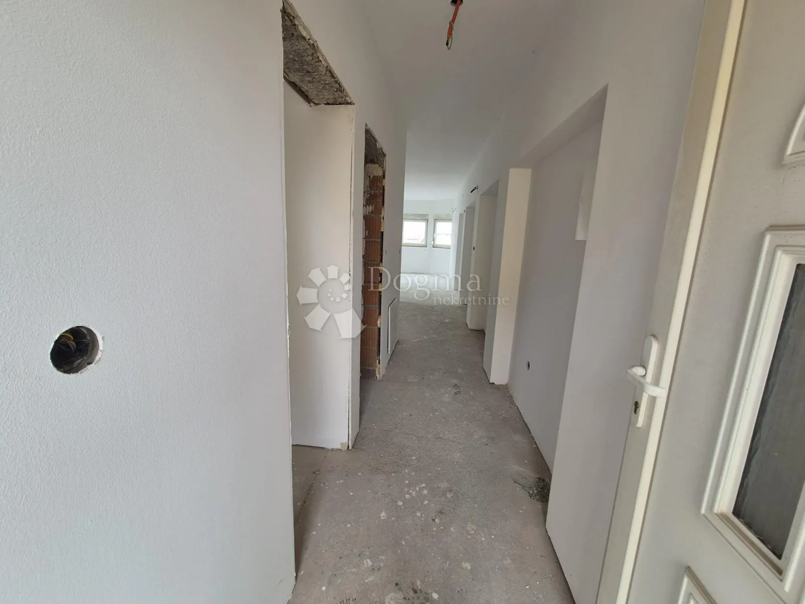 adaptiran stan s velikom terasom u mirnom dijelu zaprešića – 69,68 m² + 30 m² terasa - slika 6