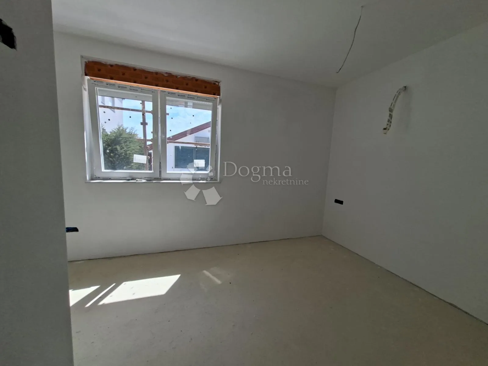 dvoetažni apartman sa bazenom - slika 13