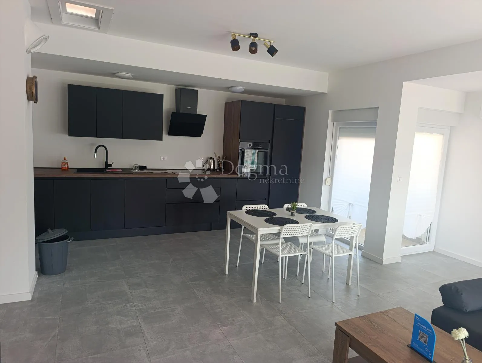 biograd na moru - stan s3 2.kat kompletno namješten - slika 5