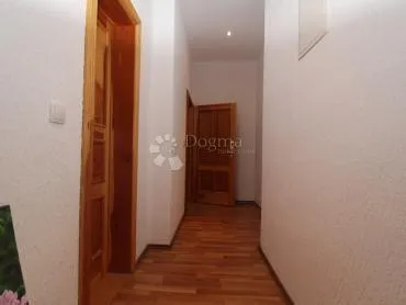 stan u centru crikvenice - slika 13