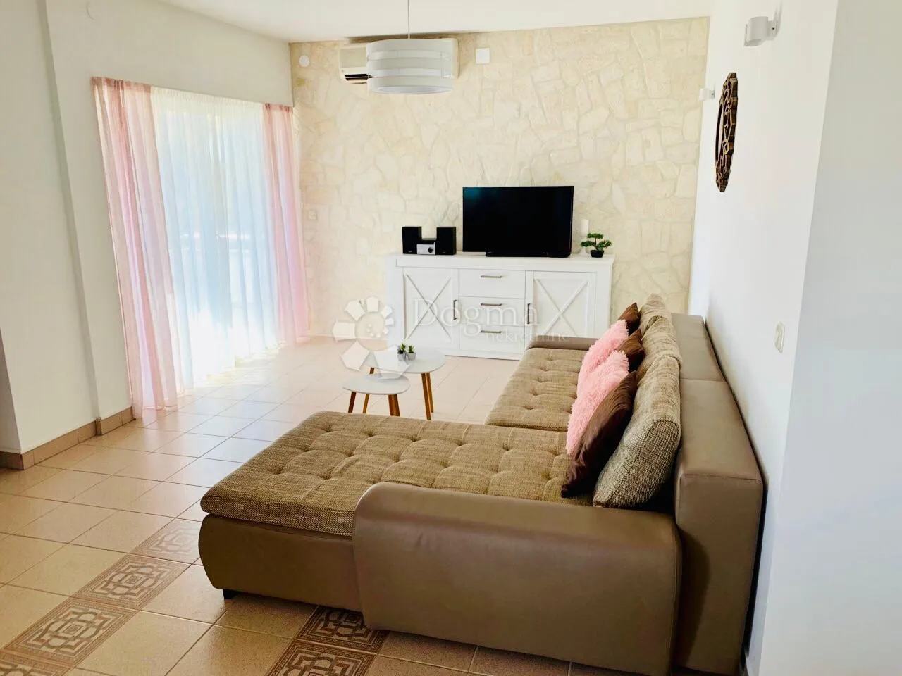 villa s bazenom u privlaci - slika 7
