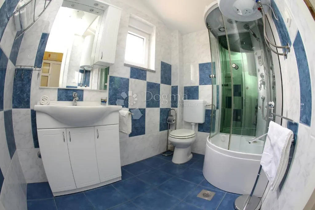 namješten dvoetažni apartman u svetom filipu i jakovu – idealan za odmor ili turistički najam - slika 11