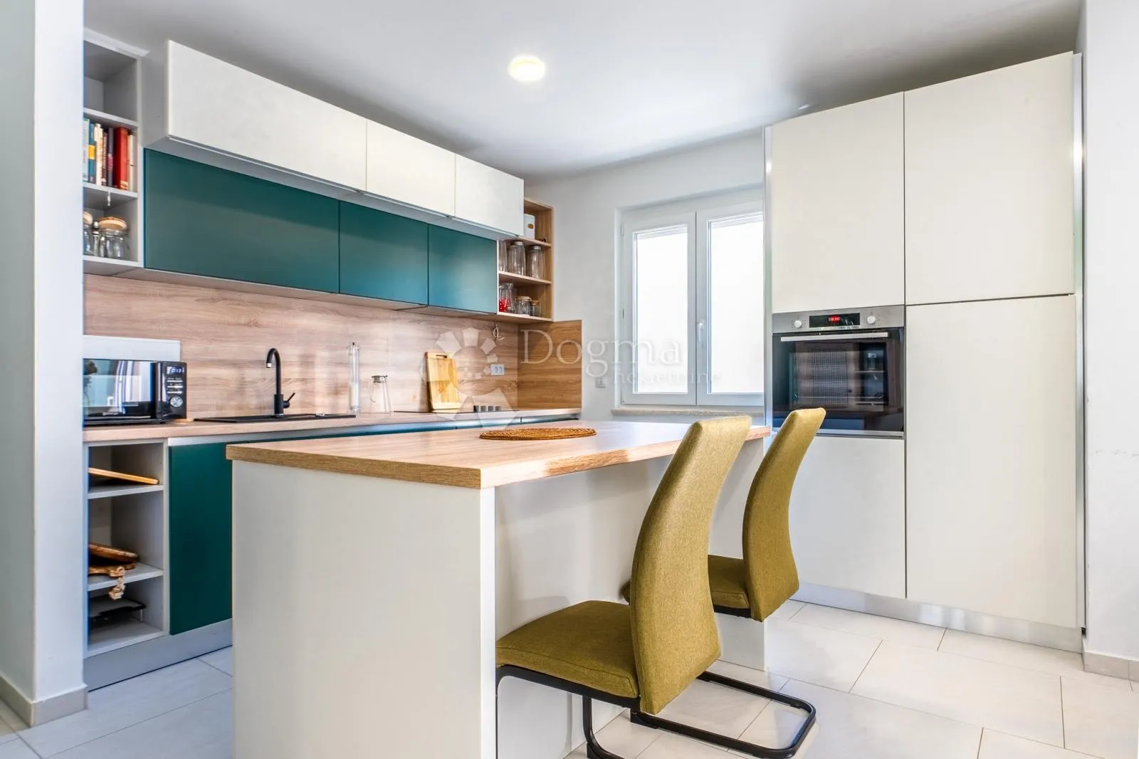 ekskluzivna nekretnina u kostreni – cijela etaža, apartman i velika garaža sa spremištima! - slika 5