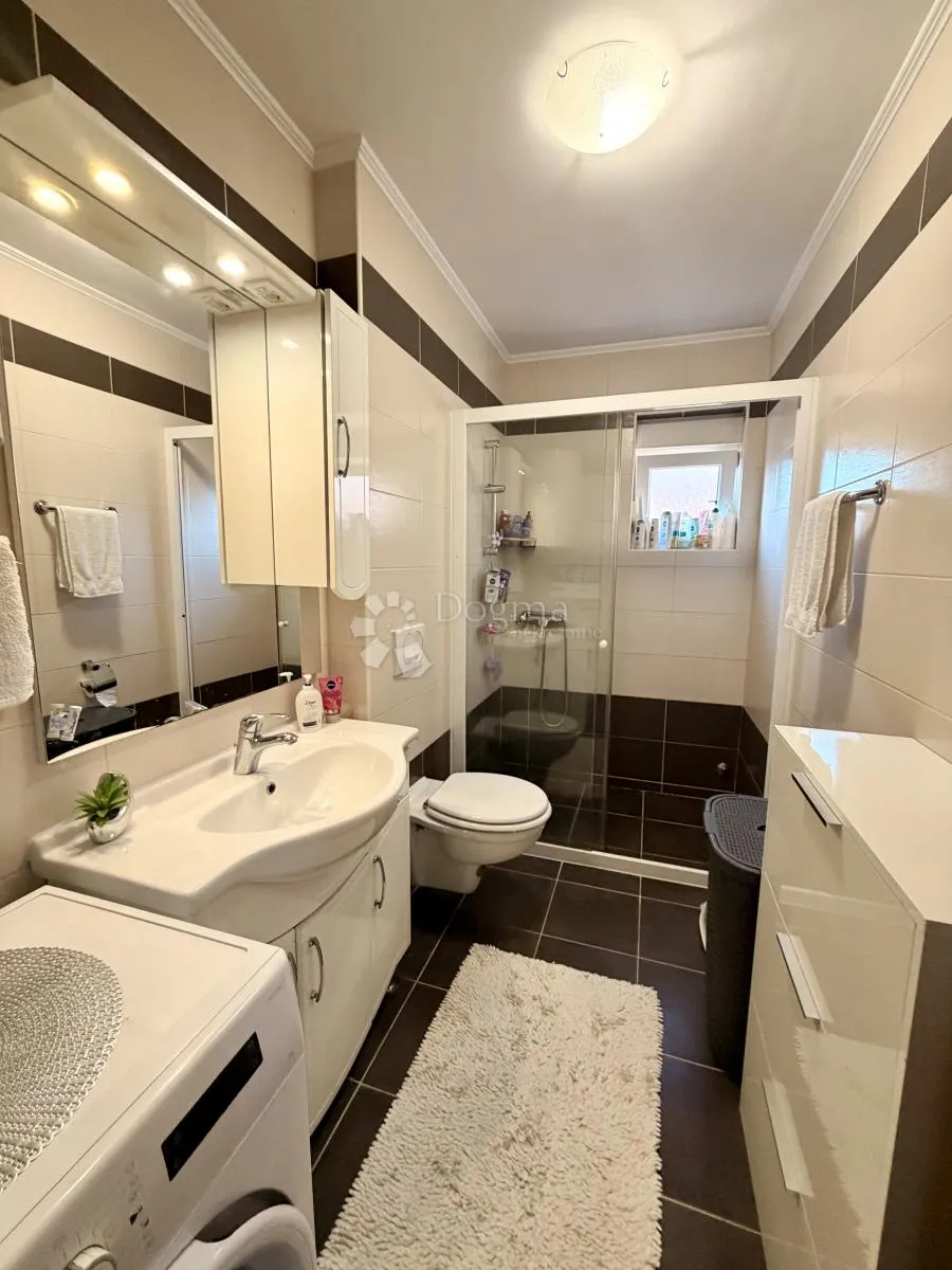 crikvenica apartman 72m2 u novijoj gradnji - slika 11