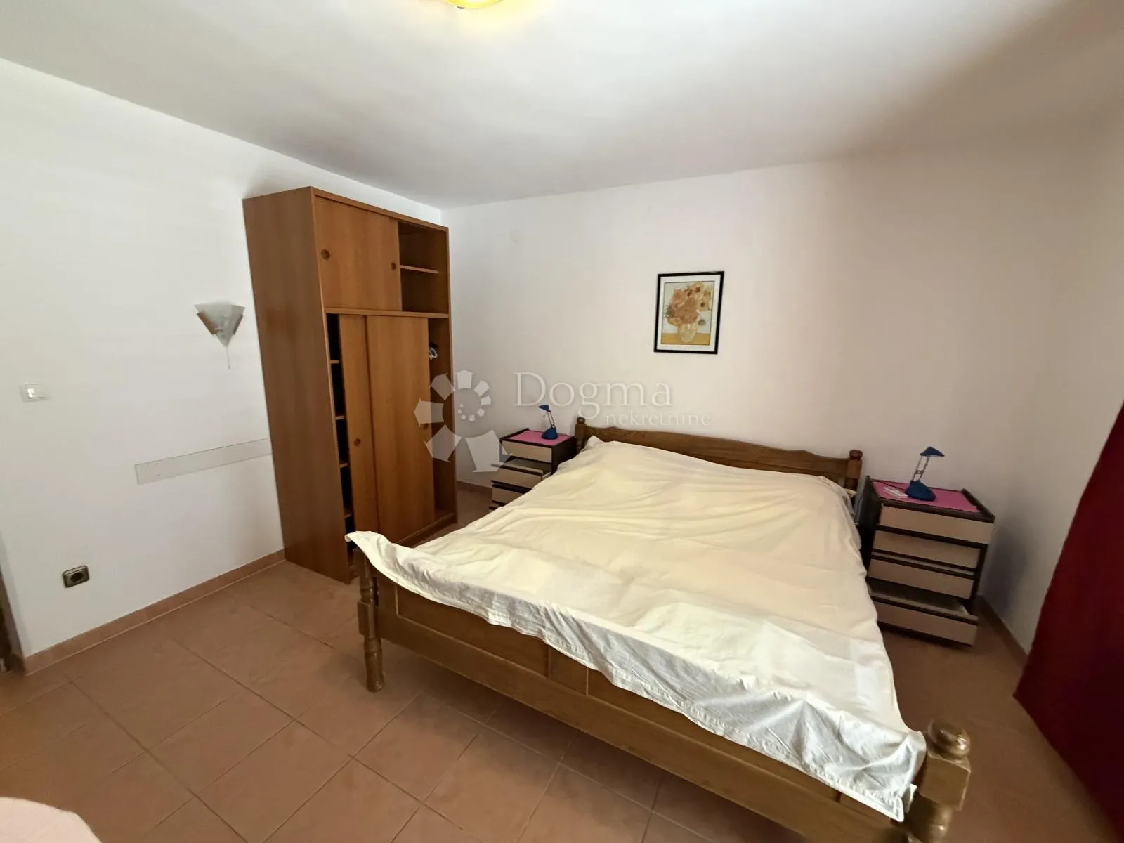 prilika u brodarici- kuća blizu mora, s 6 apartmana i 3-sobnim stanom!! - slika 49