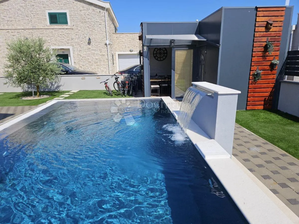 villa 100m od mora - slika 6