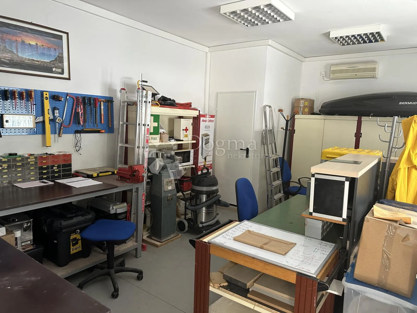 samostojeća kuća bulevard, 250 m² plus garaža 54,59m2 - slika 9