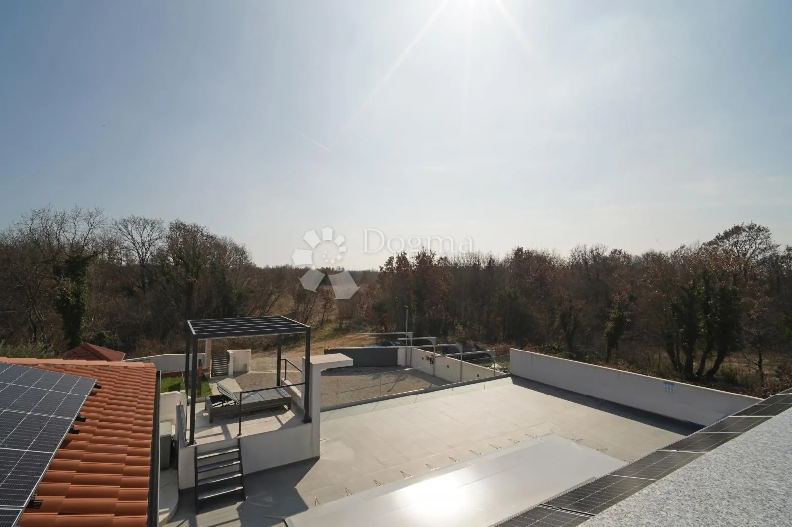 prekrasna vila u zelenilu na mirnoj lokaciji - slika 31
