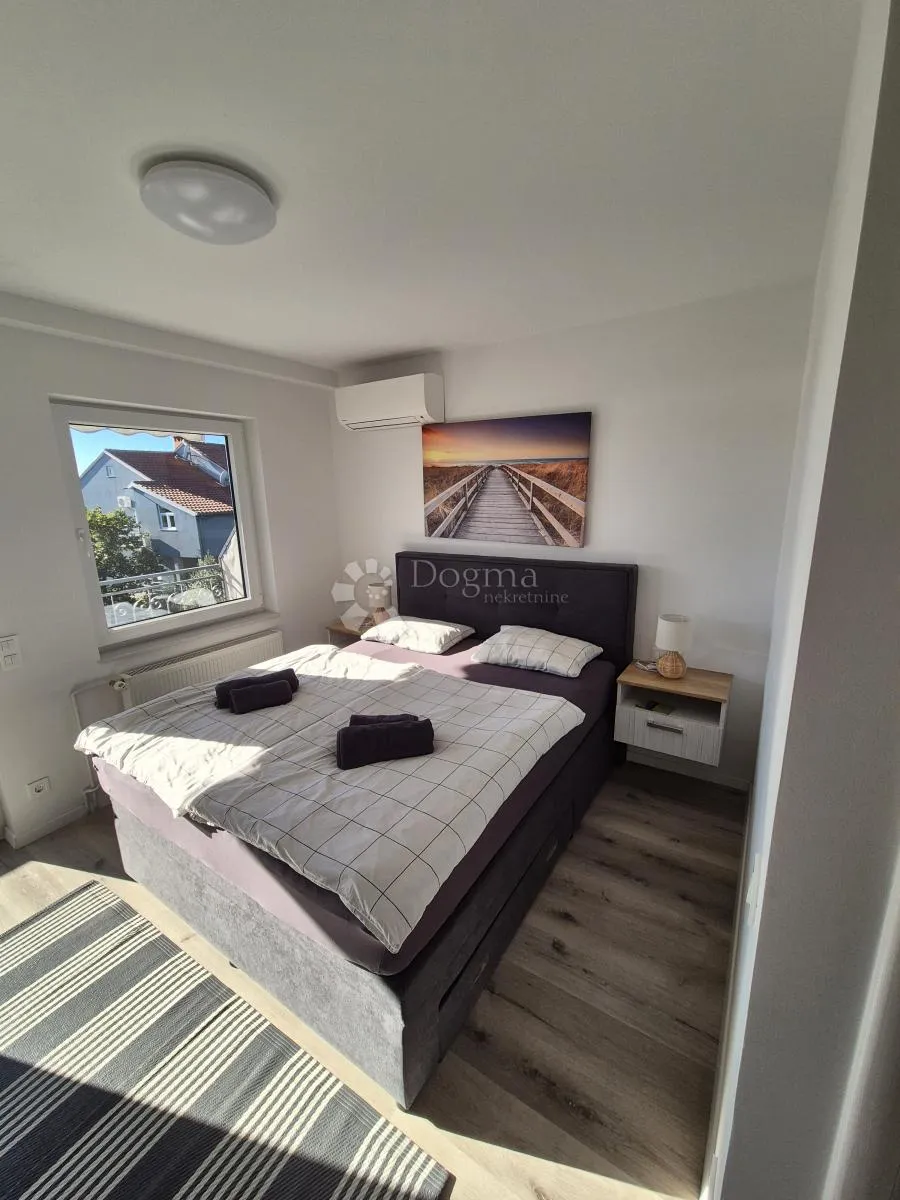 višestanbena kuća s 11 apartmana - slika 30