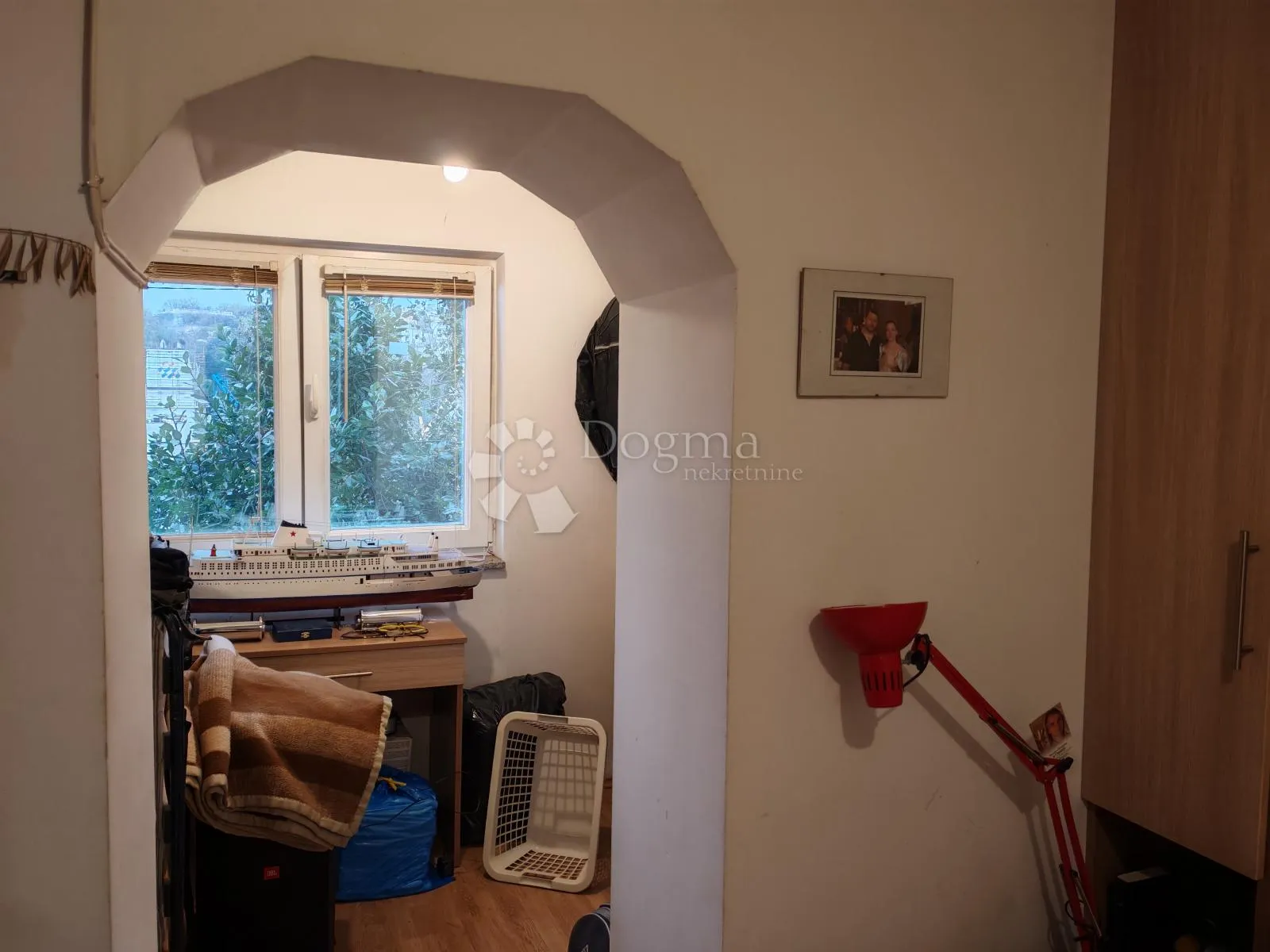etaža sa dva stana - slika 9