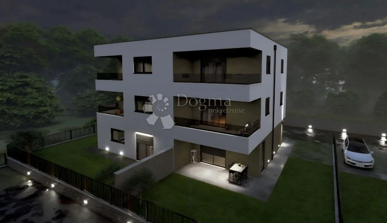 dvosoban stan na drugom katu u kaštel starom! - slika 3