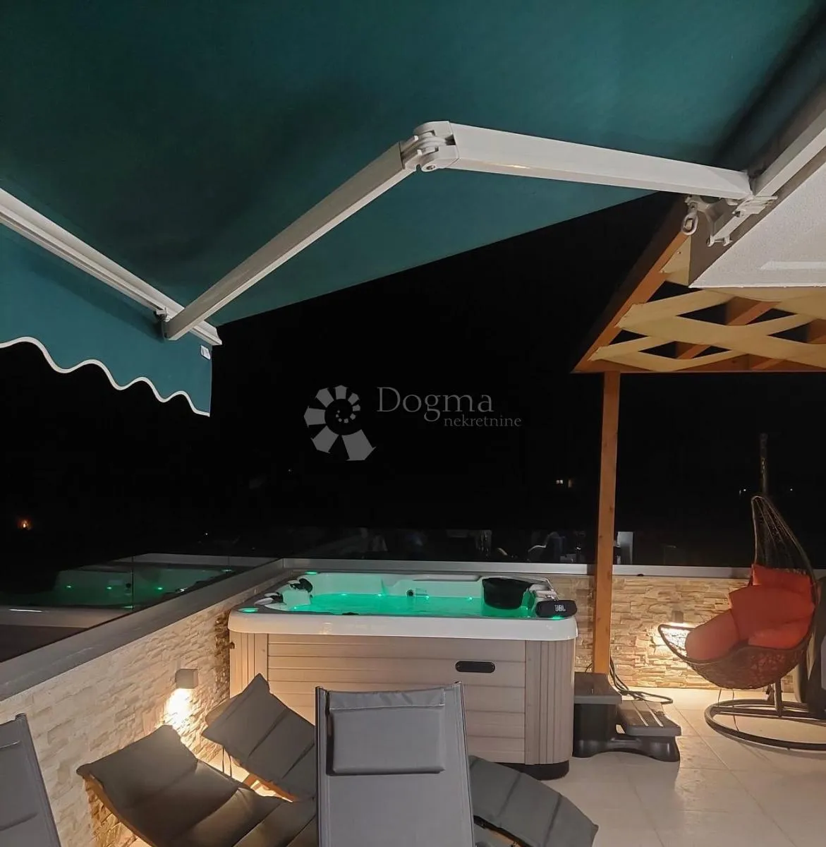 dva stana za jednu cijenu s krovnom terasom - slika 15