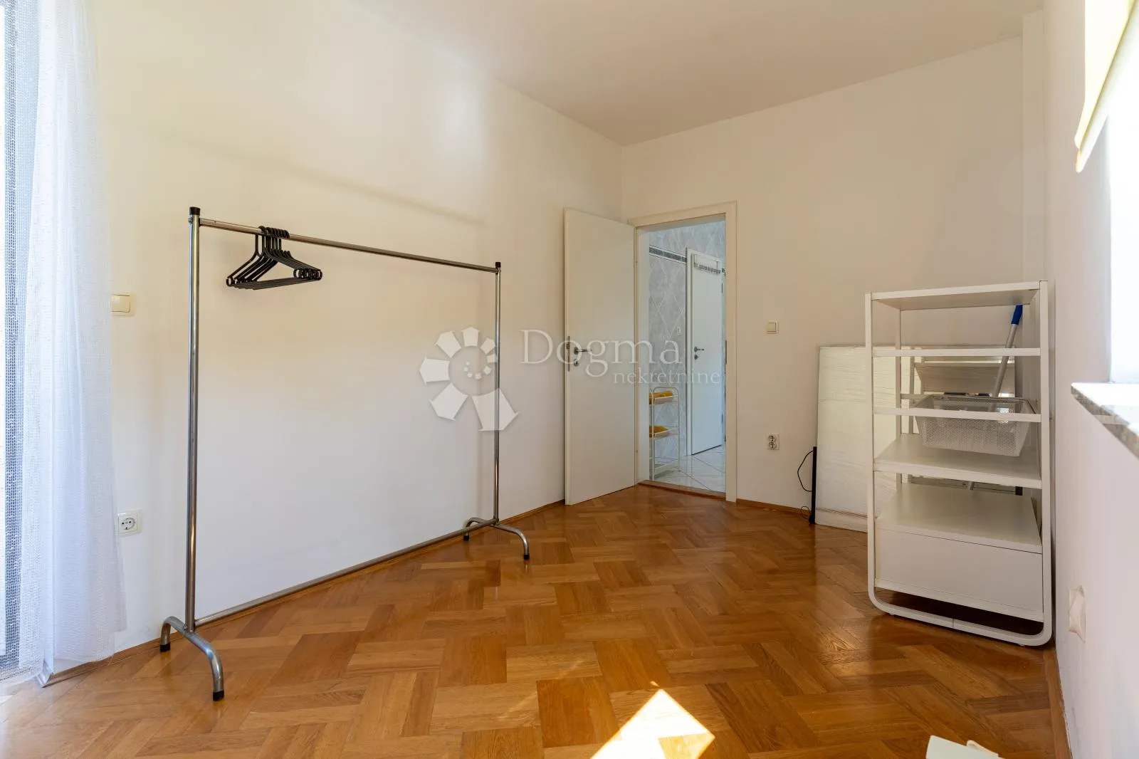 prostran dvoetažni stan s dvije panoramske terase – pantovčak / britanski trg, 200 m² - slika 20
